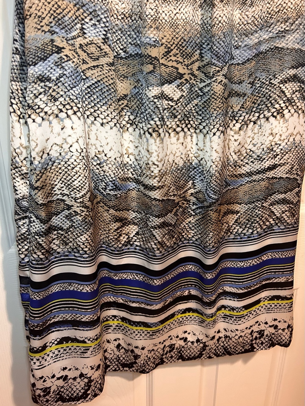 Dana Buchman Sleeveless Snake-Print Shift Dress in Blue, Tan, White - Picture 5 of 8